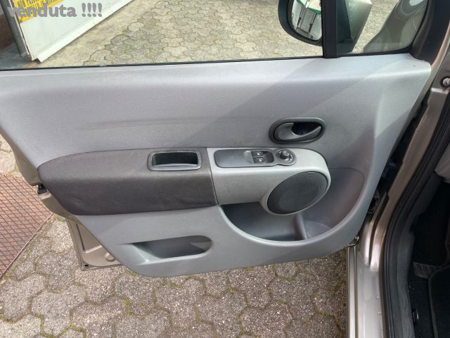 RENAULT Modus usata, con Fendinebbia