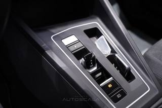 VOLKSWAGEN Golf usata, con Touch screen