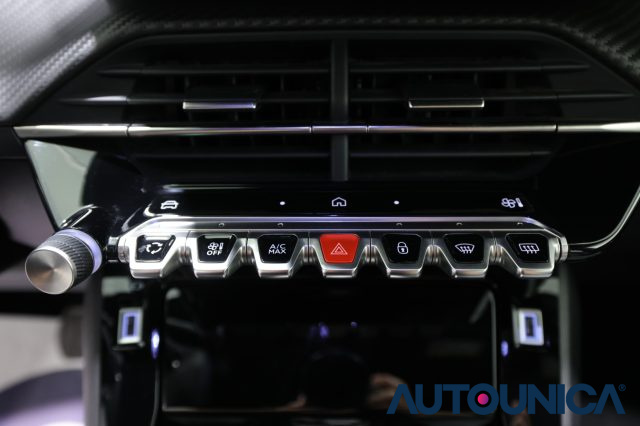 PEUGEOT 2008 usata, con Autoradio digitale