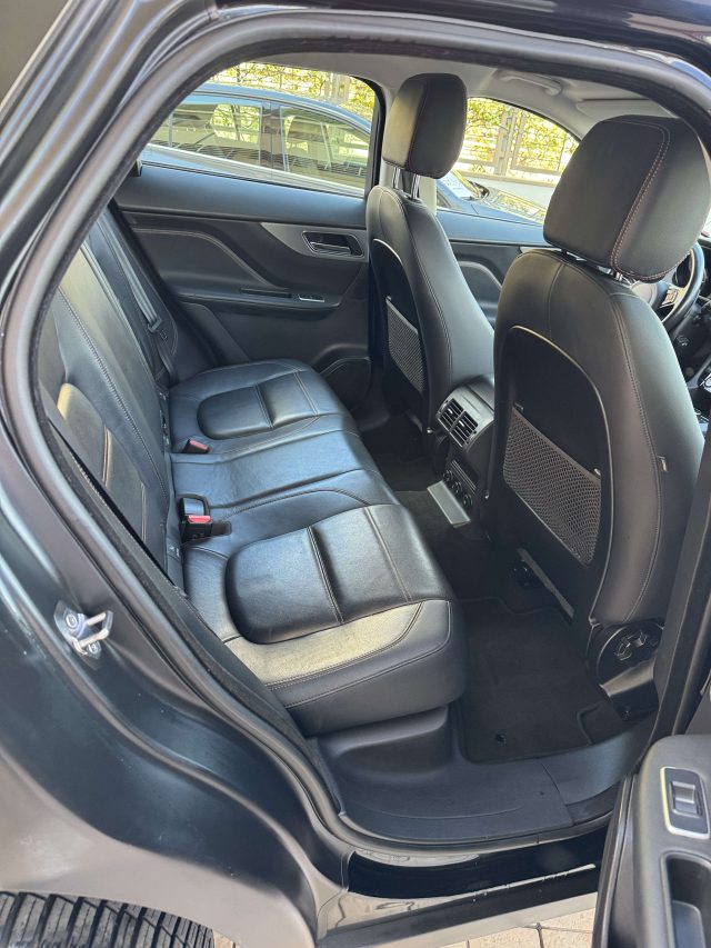 JAGUAR F-Pace usata, con USB