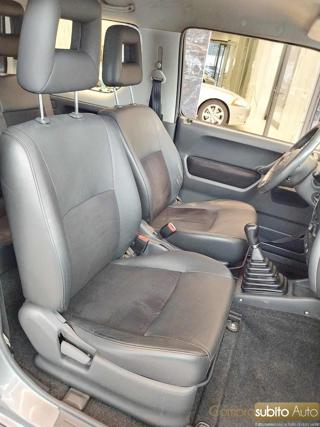 SUZUKI Jimny usata, con Sedile posteriore sdoppiato