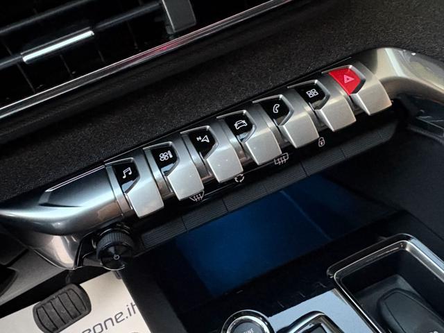 PEUGEOT 3008 usata, con USB