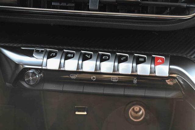 PEUGEOT 3008 usata, con USB