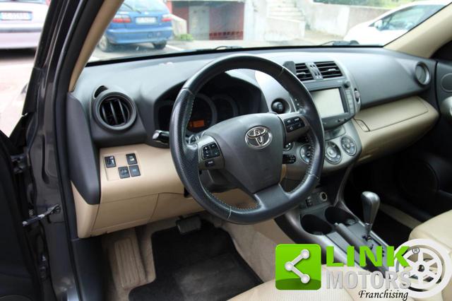 TOYOTA RAV 4 MY23 usata, con Autoradio