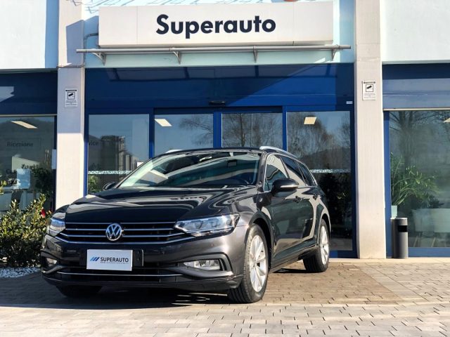 VOLKSWAGEN Passat Variant usata, con Airbag