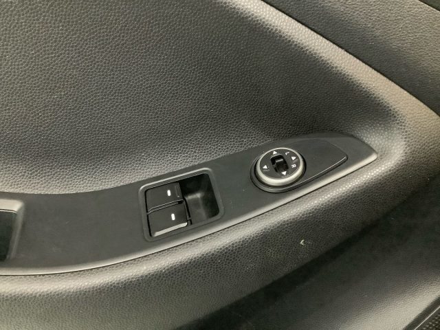 HYUNDAI i20 usata, con Specchietti laterali elettrici