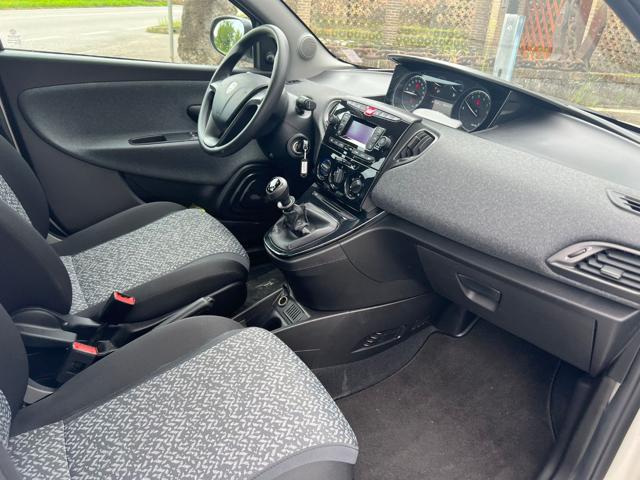 LANCIA Ypsilon usata, con Autoradio