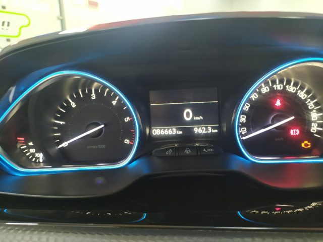 PEUGEOT 2008 usata, con Cruise Control
