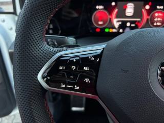 VOLKSWAGEN Golf usata, con Touch screen