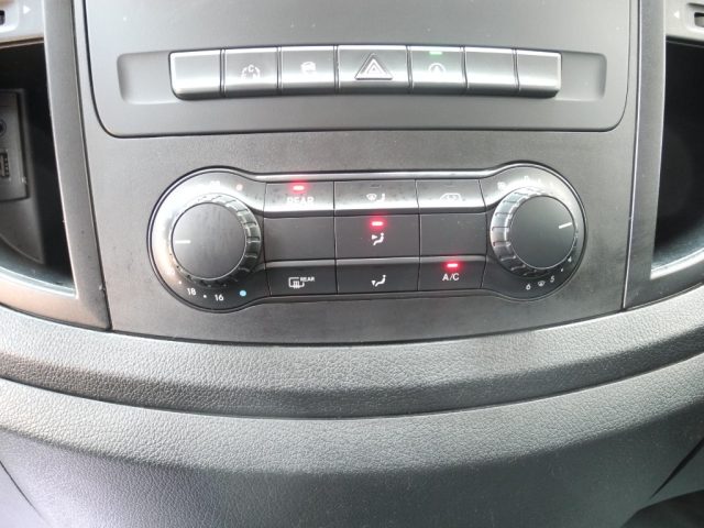MERCEDES-BENZ Vito usata, con Sensori di parcheggio anteriori
