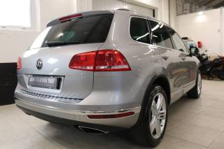 VOLKSWAGEN Touareg usata, con Telecamera per parcheggio assistito