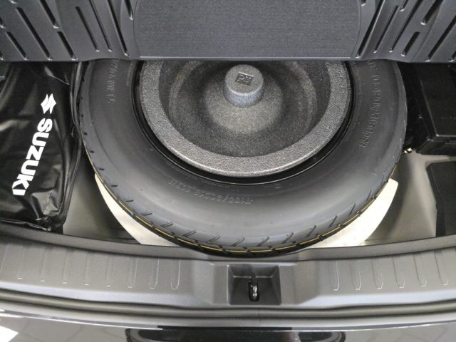 SUZUKI Across usata, con Volante in pelle