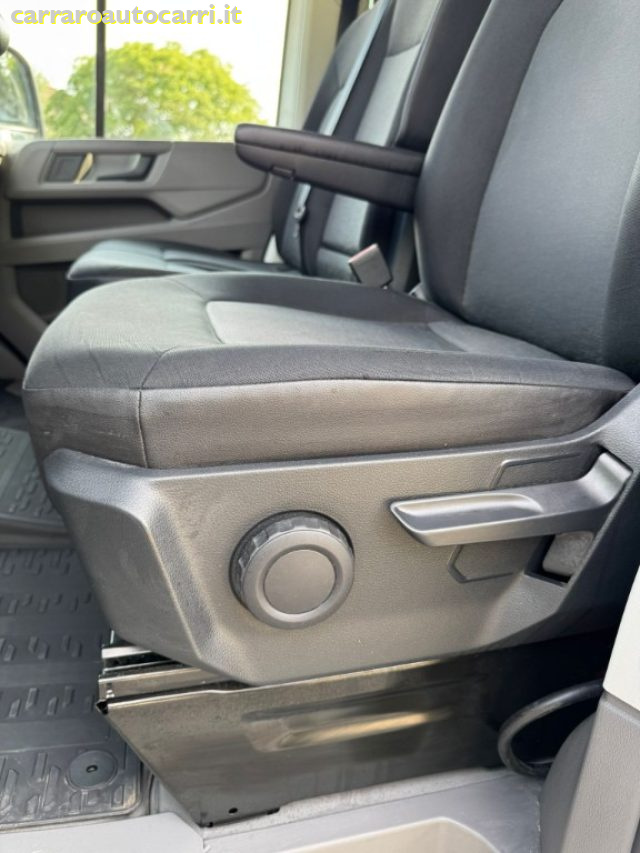 VOLKSWAGEN Crafter usata, con Hill holder