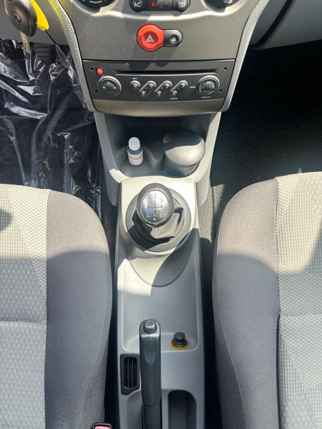 RENAULT Modus usata, con Boardcomputer