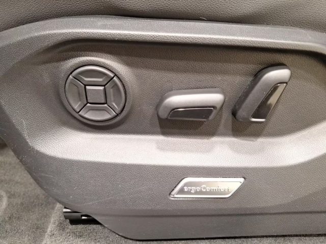 VOLKSWAGEN Touareg usata, con Cruise Control