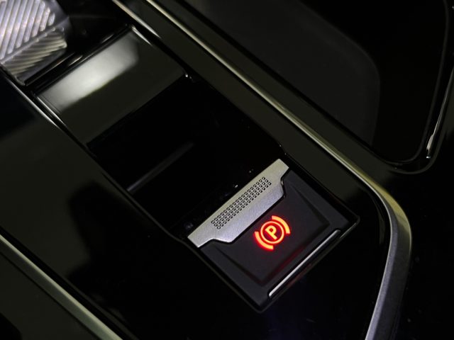 PEUGEOT 3008 usata, con Touch screen