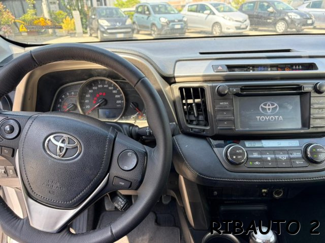 TOYOTA RAV 4 usata, con Volante in pelle