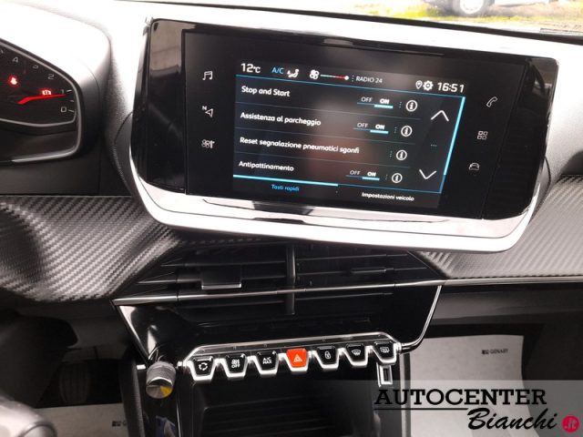 PEUGEOT 2008 usata, con Sensori di parcheggio posteriori