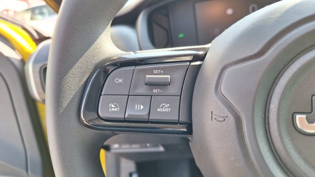 JEEP Avenger usata, con USB