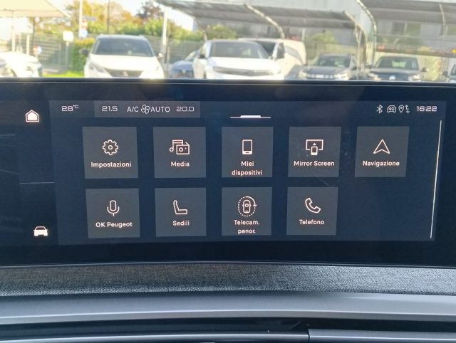 PEUGEOT 5008 usata, con Touch screen