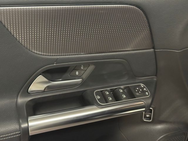 MERCEDES-BENZ GLA 200 usata, con Sensore di pioggia