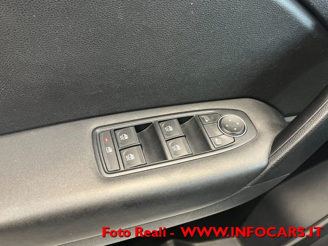 RENAULT Captur usata, con Autoradio digitale