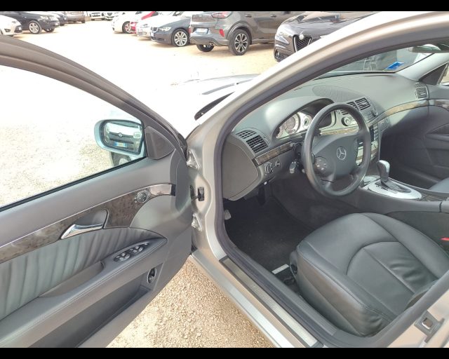 MERCEDES-BENZ E 280 usata, con Fendinebbia
