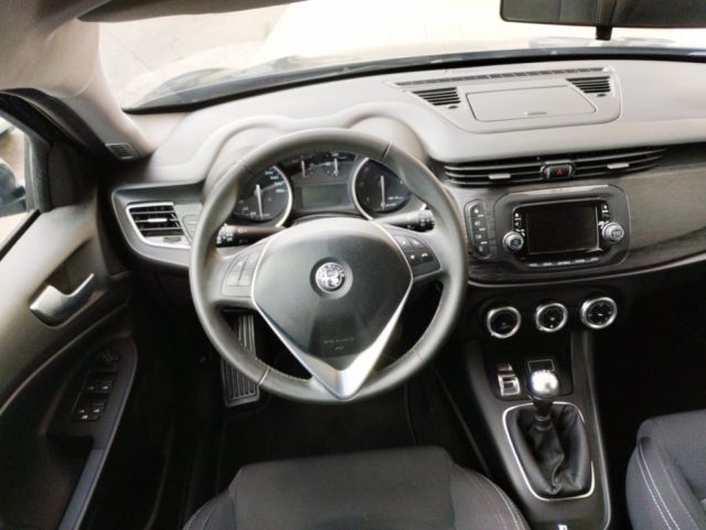 ALFA ROMEO Giulietta usata, con Autoradio