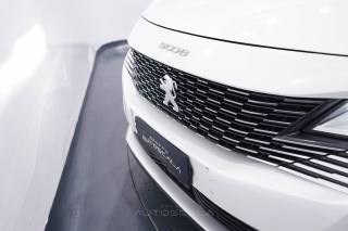 PEUGEOT 5008 usata, con Telecamera per parcheggio assistito