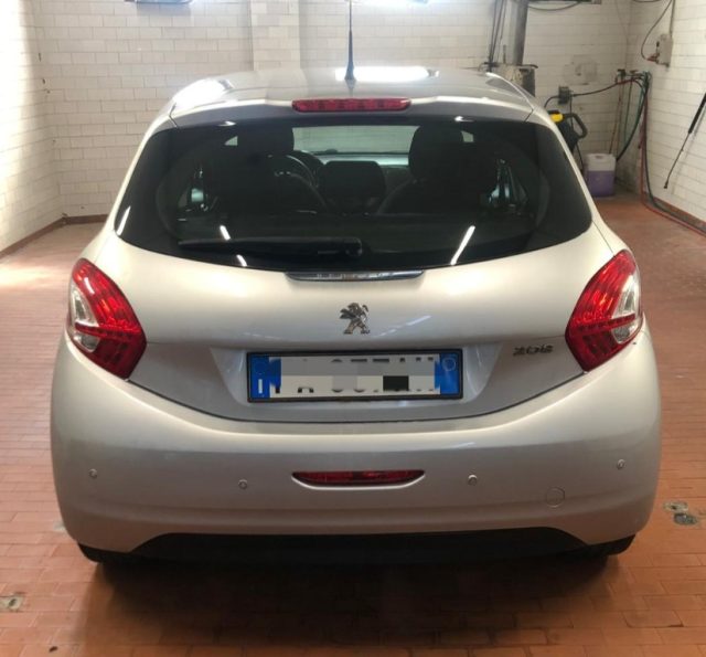 PEUGEOT 208 usata, con Alzacristalli elettrici