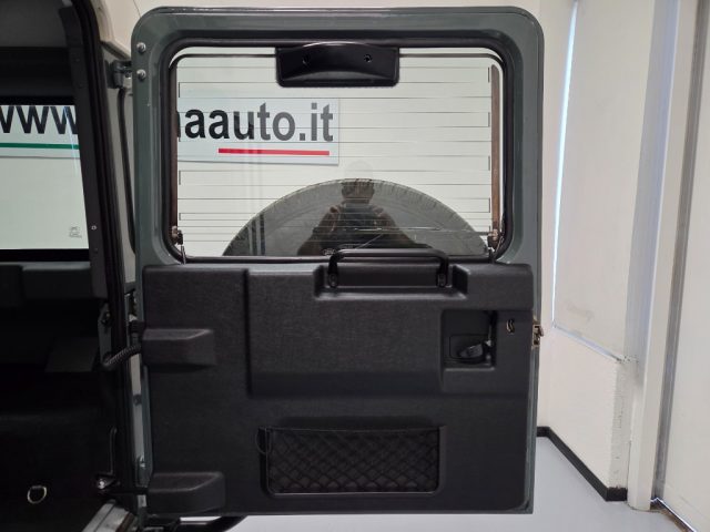 LAND ROVER Defender usata, con Sistema di navigazione