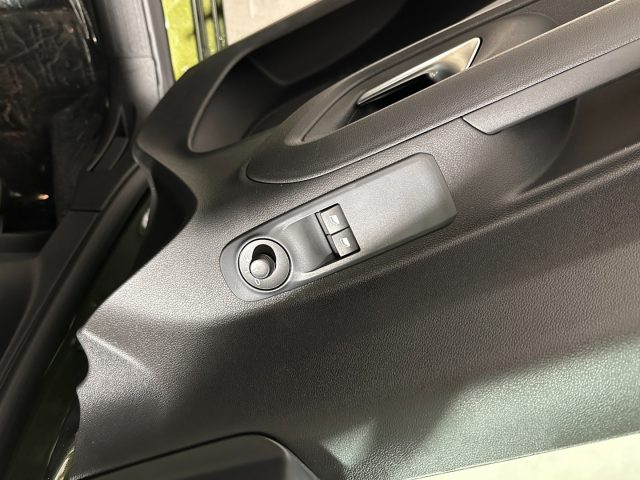OPEL Combo usata, con Controllo elettronico della corsia