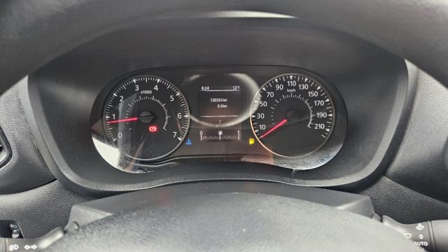 NISSAN NV400 usata 17
