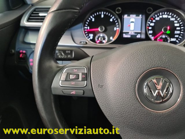 VOLKSWAGEN Passat usata 24