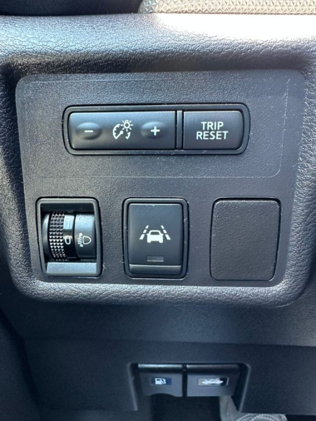 NISSAN Micra usata, con Servosterzo