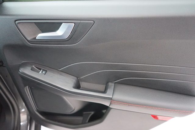 FORD Kuga usata, con Monitoraggio pressione pneumatici
