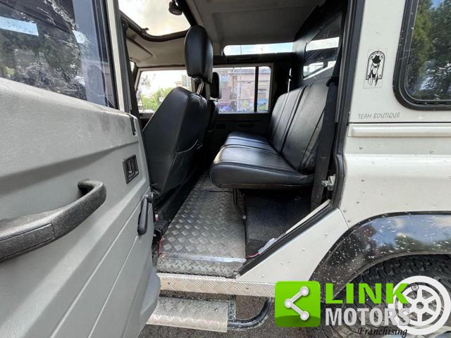 LAND ROVER Defender usata 14