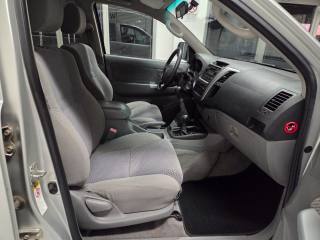 TOYOTA Hilux usata, con USB