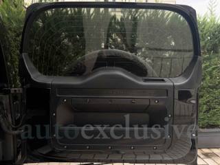 LAND ROVER Defender usata, con Fari LED