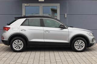 VOLKSWAGEN T-Roc usata, con Schermo multifunzione interamente digitale