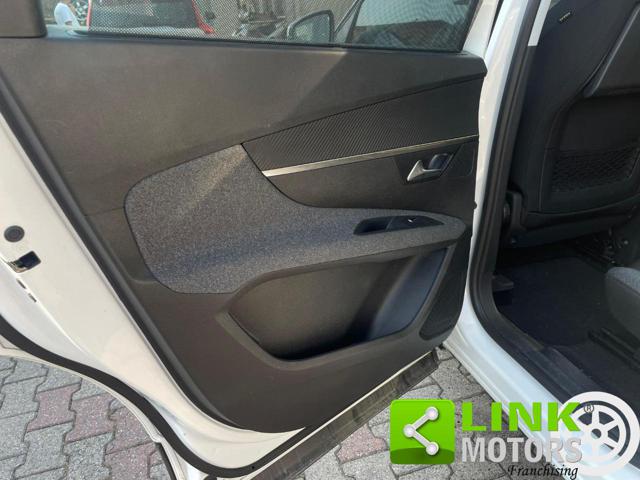PEUGEOT 5008 usata, con Touch screen