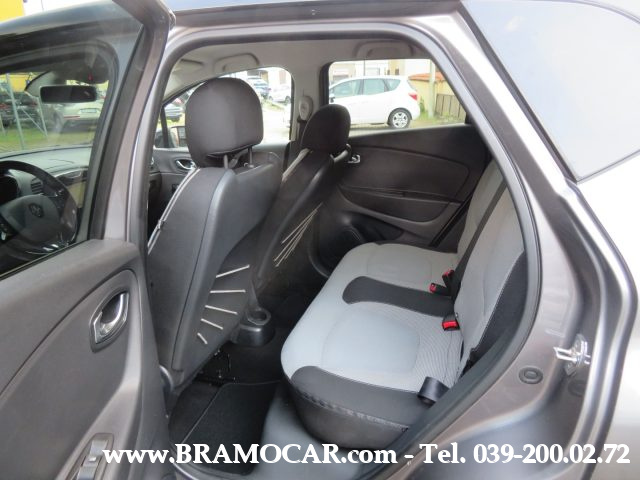 RENAULT Captur usata, con USB