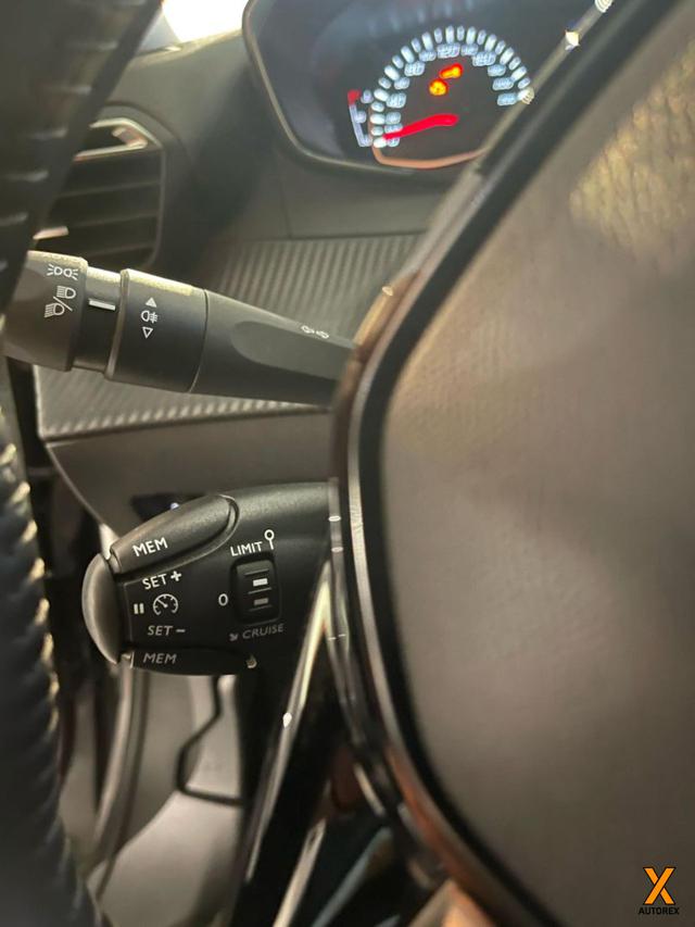 PEUGEOT 2008 usata 19