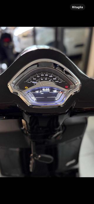 PIAGGIO Vespa GTS 300 Super usata 8