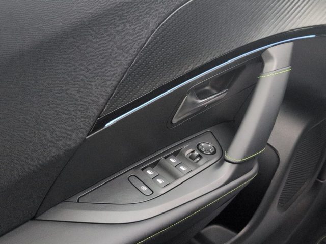 PEUGEOT 2008 usata, con MP3