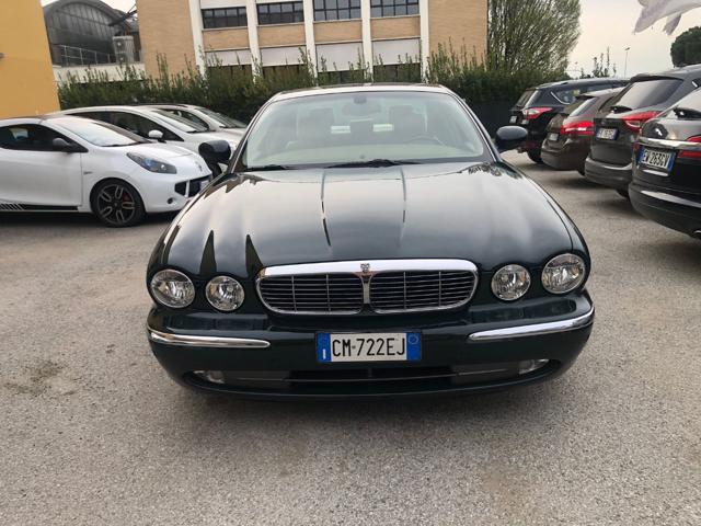 JAGUAR XJ8 usata, con Airbag