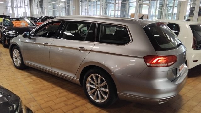 VOLKSWAGEN Passat usata, con Airbag
