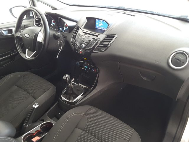 FORD Fiesta usata, con ESP