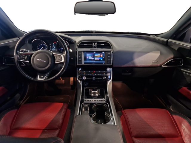 JAGUAR XE usata, con Cerchi in lega