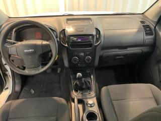 ISUZU D-Max usata, con Autoradio